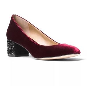 Michael Kors Heel Studded Kitten Pumps Size: 7